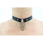 Sado coleira Choker preta com coração 