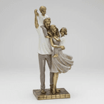Escultura Família Decorativa Com Casal De Filhos
