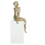 Enfeite Decorativo Escultura Poliresina Menina Sentada