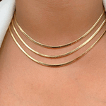 Chocker de fita com detalhes 