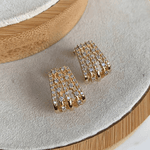 Brinco ear cuff cravejado 