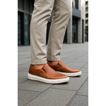 Tênis masculino slip on em couro legítimo cor tabaco