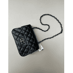 Bolsa Kiara Pequena Couro Preto com Ferragens Grafite