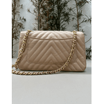 Bolsa Kiara Média Chevron Couro Nude com Ferragens Douradas