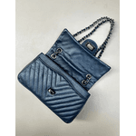 Bolsa Kiara Média Chevron Couro Azul Marinho Grafite