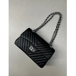 Bolsa Kiara Média Chevron Couro Preto com Ferragens Prata