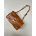 Bolsa Kiara Média Chevron Couro Caramelo