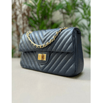 Bolsa Kiara Média Chevron Couro Azul Marinho com Ferragens Douradas