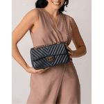 Bolsa Kiara Média Chevron Couro Azul Marinho com Ferragens Douradas