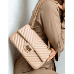 Bolsa Kiara Média Chevron Couro Nude com Ferragens Douradas