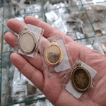 PINGENTE OVAL FACE UNICA ML7832 .