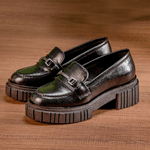 Mocassim Molly Feminino Tratorado Preto com Metal Prata