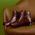Bota Molly Feminina Melissa Cano Curto com Detalhes Metálicos Café