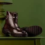 Bota Molly Feminina Angel Cano Curto com Zíper e Spike Capuccino