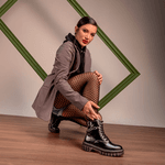Bota Coturno Molly Feminina Angel Cano Curto com Corrente Preta 