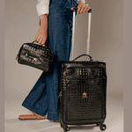 Mala de Rodinha em Couro Croco Preto