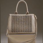 Bolsa em Couro Off White com Bordado de Pérola Bruna