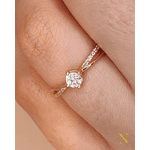 Anel Solitário com zircônias em Ouro 18k