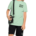 Conjunto camiseta verde e bermuda preta Fakini 