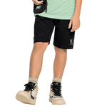 Conjunto camiseta verde e bermuda preta Fakini 