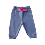 Conjunto bebê body rosa estampado e calça tipo jeans 