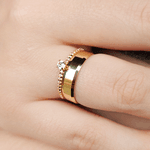 Par de Alianças Chanfradas + Anel Solitário em Ouro 18K - 5mm