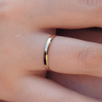 Par de Alianças Finas Chanfradas em Ouro 10K