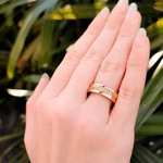Par de Alianças de Casamento em Ouro Polidas com 10 Diamantes| Ouro 18K