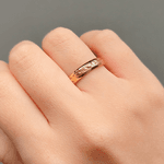Par de Alianças de Bodas em Ouro 18K - Central Trabalhada com Ouro Rose 4mm 