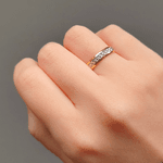 Par de Alianças de Bodas em Ouro 18K - Central Trabalhada com Ródio 4mm