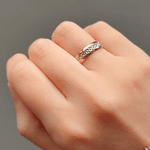 Par de Alianças de Bodas em Ouro 18K - Central Trabalhada com Ródio 5mm