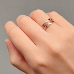 Par de Alianças Personalizadas em Ouro 18K com Diamantes