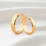 Par de Alianças Chanfradas em Ouro 18K - 4mm