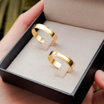 Par de Alianças Retas em Ouro 18K com 1 Diamante - 4mm