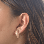Brinco Meia Argola Cravejada Banho de Ouro 18K