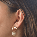 Brinco Orgânico com Pérola Banho de Ouro 18K