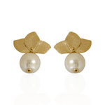 Brinco Floral com Pérola Banho de Ouro 18K