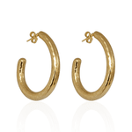 Brinco Meia Argola Oval Martelada Banho de Ouro 18K