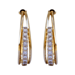 Brinco Meia Argola Oval com Zircônias Carrê Banho de Ouro 18K