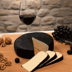 Queijo Artesanal Maturado na Cerveja Preta (Sob Encomenda)