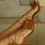 Sandália Maria Caramelo Camurça