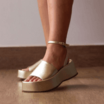 Sandália Plataforma Elisa Dourada