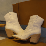 Bota Luana Branco Off