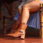 Bota Texana Loren Caramelo em Couro