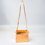 Bolsa Tiracolo Dourada Em Couro 