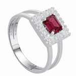 Anel Quadrado com Zircônia Colorida Carrê e Zircônias Cravejadas em Prata 925