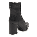 BOTA CLASSIC EM COURO PRETO