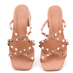 TAMANCO BOHO EM COURO CARAMELO