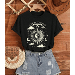 Camiseta Feminina Com Estampa De Sol E Rosto, Gola Redonda, Manga Curta - PRETO - QUEIMA DE ESTOQUE