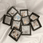 Expositor de Joias Caixa de Exibição Flutuante 3D em Filme Transparente PE - Organizador e Embalagem de Viagem para Joias Brincos Colares Pulseiras e Maquiagem – 9x9 cm